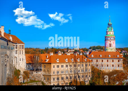 Magnifique coucher de soleil sur centre historique de Chesky Krumlov old town dans la région de Bohême du sud de la République tchèque sur la rivière Vltava. UNESCO World Heri Banque D'Images