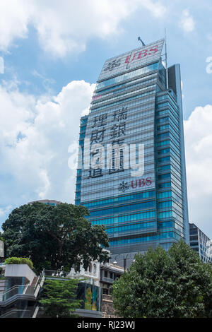 L'un Peking Road panneaux tall office building avec Aqua restaurant à l'étage supérieur à Tsim Sha Tsui, Hong Kong Banque D'Images