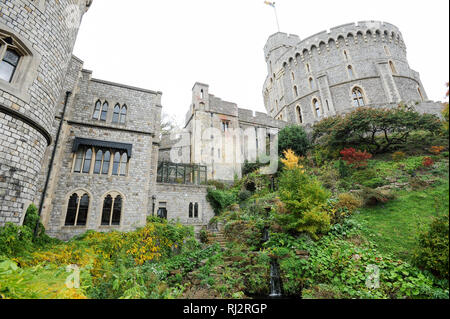 Tour ronde du château de Windsor, résidence royale à Windsor, Berkshire, Angleterre, Royaume-Uni. 25 octobre 2008 © Wojciech Strozyk / Alamy Stock Photo Banque D'Images