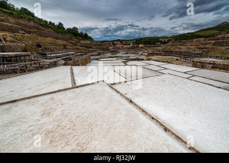 Le sel traditionnel minery à Salinas de Añana, Alava Banque D'Images
