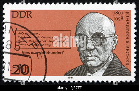 Allemagne - circa 1981 : timbre imprimé en Allemagne montre Johannes Robert Becher, homme politique allemand, romancier et poète, vers 1981 Banque D'Images