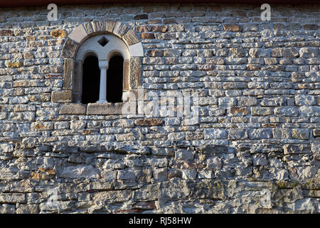 Romanisches Fenster im Kloster Posa bei Zeitz, Sachsen-Anhalt, Allemagne Banque D'Images