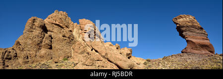 Panoramaaufnahme Roque Cinchado, Los Roques de Garcia, Las Cañadas, bei Sonnenaufgang Nationalpark, Teide, l'UNESCO Weltnaturerbe, Teneriffa, Kanarische Banque D'Images