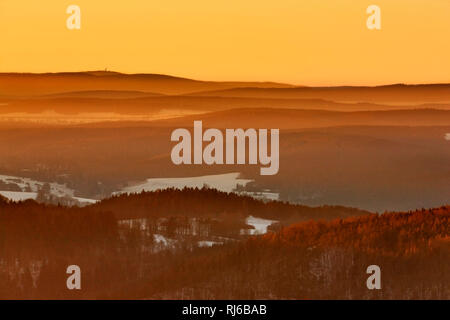 Deutschland, Thüringen, Burkersdorf, Berge, Wald, [Http://fr.bergfex.com/klippitztoerl/ Klippitz, Bergsilhouetten, Abendstimmung Banque D'Images