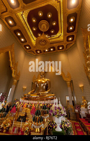 Goldener sitzender größter Thaïlande Bouddha im Tempel Wat Traimit, Bangkok, Thaïlande Banque D'Images