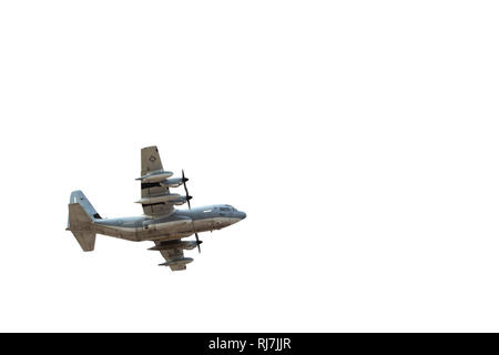 Un KC-130J Super Hercules avec ravitaillement aérienne et maritime de l'Escadron de transport 152 décolle pendant l'exercice 19 à l'horizon de Yuma Marine Corps Air Station Yuma, Arizona, le 18 janvier 2019. Yuma exercice Horizon est une formation au niveau de l'escadron de l'exercice avec un accent sur l'éducation dans une gamme d'exigences de mission visant à maintenir la capacité de l'escadron dans un environnement d'exploitation. (U.S. Marine Corps photo par Lance Cpl. Seth Rosenberg) Banque D'Images