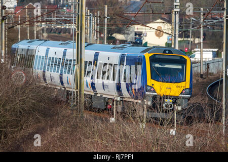 La classe 195 Civity est une catégorie d'Unités multiples diesel. Vu à Winwick Junction sur la West Coast Main Line. Banque D'Images