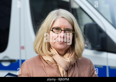 Bochum, Allemagne. Le 04 février, 2019. Kerstin WITTMEIER, commissaire de police de Bochum, Rhénanie du ministre de l'intérieur Herbert Reul met la nouvelle unité d'arrestation et détention de BFE l'État de Rhénanie du Nord-Westphalie en service, 05.02.2019 à Bochum. Utilisation dans le monde entier | Credit : dpa/Alamy Live News Banque D'Images