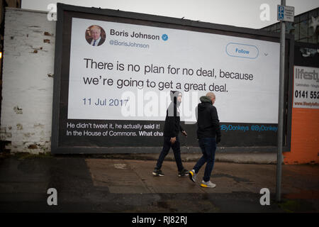 Glasgow, Ecosse, le 5 février 2019. Billboard par le groupe anti-Brexit 'led' par des ânes, montrant une citation de MP Conservateur Boris Johnson dans lequel il parle de la grande Grande Bretagne aurait sur la sortie de l'UE, dans l'East End de Glasgow, Ecosse, le 5 février 2019. La campagne d'affichage de la guérilla est l'initiative de six amis qui crowdfunded d'argent pour être en mesure de publier ce qu'ils croient sont les "pays le plus grand se trouve'. Image Crédit : Jeremy Sutton-Hibbert/Alamy Live News. Banque D'Images