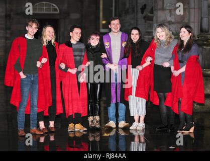 St Andrews, Fife, Scotland, UK. Feb, 2019 5. Maisie Williams, la promotion de sa nouvelle application de réseau social pour les jeunes artistes, avec des étudiants de l'Université de St Andrews, avant d'apparaître à l'université de Hall, le mardi 5 février 2019, St Andrews, Fife, Scotland, UK Crédit : Derek Allan/Alamy Live News Banque D'Images
