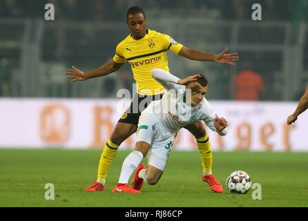 Dortmund, Allemagne. 05 Feb, 2019. firo : Football, saison 2018/2019 DFB-Pokal, tasse, BVB Borussia Dortmund - Werder Brême Abdou Diallo et batailles Maximilian Eggestein | Conditions de crédit dans le monde entier : dpa/Alamy Live News Banque D'Images