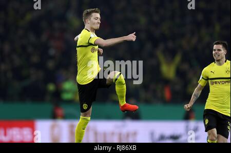 Dortmund, Allemagne. 05 Feb, 2019. firo : Football, Saison 2018/2019 DFB, tasse, BVB Borussia Dortmund - Werder Brême jubilation sur son objectif à 1 : 1 coup franc par MArco Reus | Conditions de crédit dans le monde entier : dpa/Alamy Live News Banque D'Images