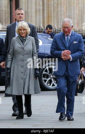 Londres, Royaume-Uni. Feb, 2019 5. Le Prince Charles, prince de Galles (R) et de Camilla, Duchesse de Cornouailles (L) sont vus arriver devant la Cour Suprême du Royaume-Uni (la plus haute cour du Royaume-uni ) pour commémorer son 10e anniversaire. Credit : Dinendra Haria SOPA/Images/ZUMA/Alamy Fil Live News Banque D'Images