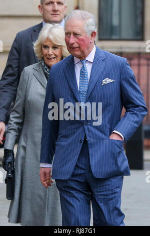 Londres, Royaume-Uni. Feb, 2019 5. Le Prince Charles, prince de Galles (R) et de Camilla, Duchesse de Cornouailles (C) sont vus arriver devant la Cour Suprême du Royaume-Uni (la plus haute cour du Royaume-uni ) pour commémorer son 10e anniversaire. Credit : Dinendra Haria SOPA/Images/ZUMA/Alamy Fil Live News Banque D'Images