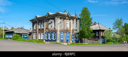 Vieilles maisons en bois dans le centre historique de la ville, Mariinsk Kemerovo Region, Banque D'Images