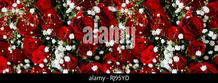 Rouge rubis sombre naturel blanc avec de petites fleurs roses fond romantique. Close Up de texture. Happy Valentine Day, mariage, l'amour, toile de fond d'anniversaire Banque D'Images