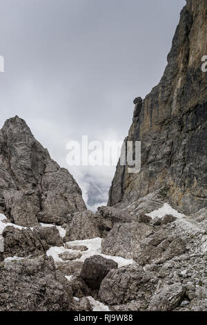 Österreich, Tirol, Stubaier Alpen, Neustift im Wandergebiet, Felsen der Elferspitze Banque D'Images