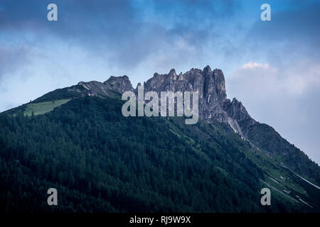 Österreich, Tirol, Stubaier Alpen, Neustift, an der Elferspitze Abendstimmung im Stubaital Banque D'Images