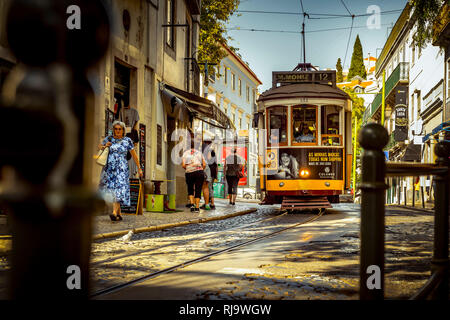 Europa, Portugal, Lisboa, Transports, Tram, Trambahn, Straßenbahn Banque D'Images