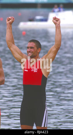 Atlanta, États-Unis d'Amérique. La Suisse Skiff Hommes médailles. Médaillé d'or Centre M SUI1X Xeno MUELLER. 1996 Régate olympique, Lake Lanier, Gainsville. La Géorgie. [Crédit obligatoire : Peter Spurrier : Intersport Images] Banque D'Images