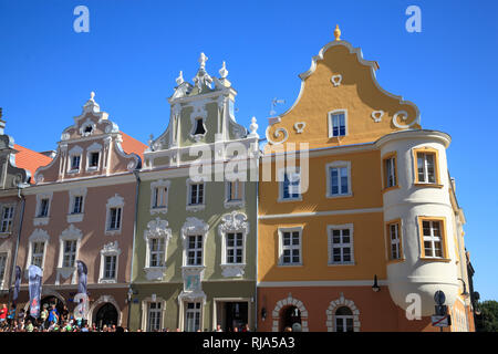 Maisons à la place de l'hôtel de ville Rynek, Opole, Pologne, Europe Banque D'Images