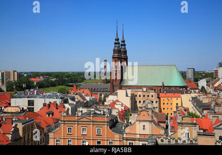 Vue depuis la tour de ville de la vieille ville et la cathédrale, la place de l'hôtel de ville Rynek, Opole, Pologne, Europe Banque D'Images