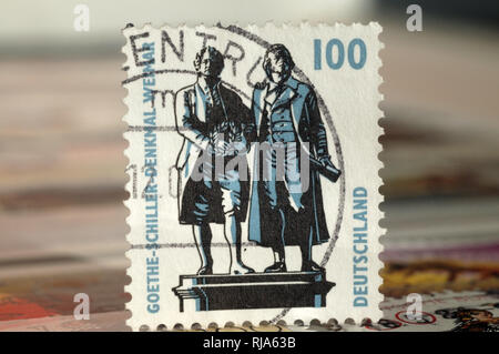 Kiev, Ukraine, Février 05, 2019 : timbre de l'Allemagne. Edition sur les personnes célèbres, spectacles Goethe-Schiller Monument à Weimar, circa 1997 Banque D'Images