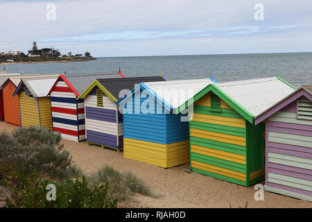 Visiter l'Australie. Boîtes de baignade de Brighton, à Melbourne, Victoria, Australie sur la plage de Port Phillip Bay Banque D'Images