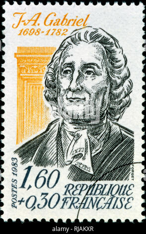 Timbre-poste commémorant français J Gabriel 1698-1782. principal architecte du roi Louis XV de France. Ses principales oeuvres (inclus la Place de la Concorde, l'Ecole Militaire, et le Petit Triannon et l'opéra théâtre au château de Versailles. Banque D'Images