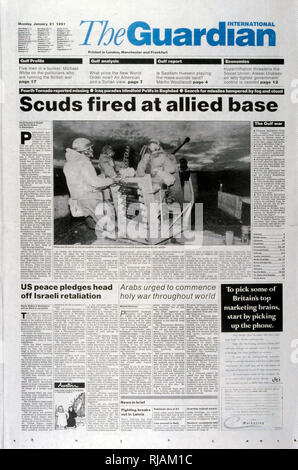 Titre dans 'The Guardian' un journal britannique, le 21 janvier 1991, concernant l'escalade de l'action dans la guerre du Golfe (2 août 1990 - 28 février 1991). code Opération Bouclier du désert et l'opération Tempête du désert, la guerre menée par les forces de la coalition de 35 nations menée par les États-Unis contre l'Iraq en réaction à l'invasion et l'annexion du Koweït. Banque D'Images