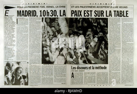 Publication française "L'Evenement" de rapports sur la Conférence de Madrid ; une conférence de paix, tenue du 30 octobre au 1 novembre 1991 à Madrid, organisé par l'Espagne et co-parrainé par les États-Unis et l'Union soviétique. C'était une tentative de la communauté internationale pour relancer le processus de paix israélo-palestinien par le biais de négociations entre Israël et les Palestiniens ainsi que les pays arabes, dont la Jordanie, le Liban et la Syrie. Banque D'Images