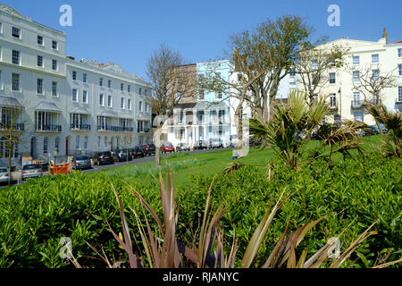 Maisons de ville de style géorgien élégant dans le Regency garden square, Wellington Square, Hastings, East Sussex, UK Banque D'Images