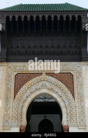 La Grande Mosquée de Paris (communément connu sous le nom de la Mosquée de Paris ou la Grande Mosquée de Paris en anglais), est situé dans le 5ème arrondissement et est l'une des plus grandes mosquées de France Banque D'Images