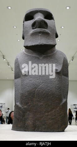 Hoa Hakananai'a est un moai (statue de l'île de Pâques) logés dans le British Museum de Londres. Elle a été prise à partir de la 'Orongo, Rapa Nui (Île de Pâques) en novembre 1868 par l'équipage du navire britannique HMS Topaze, et est arrivé en Angleterre en août 1869. Banque D'Images