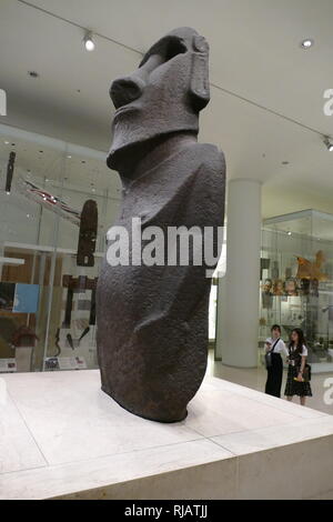 Hoa Hakananai'a est un moai (statue de l'île de Pâques) logés dans le British Museum de Londres. Elle a été prise à partir de la 'Orongo, Rapa Nui (Île de Pâques) en novembre 1868 par l'équipage du navire britannique HMS Topaze, et est arrivé en Angleterre en août 1869. Banque D'Images