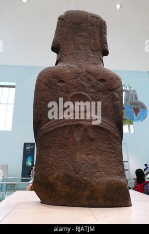 Hoa Hakananai'a est un moai (statue de l'île de Pâques) logés dans le British Museum de Londres. Elle a été prise à partir de la 'Orongo, Rapa Nui (Île de Pâques) en novembre 1868 par l'équipage du navire britannique HMS Topaze, et est arrivé en Angleterre en août 1869. Banque D'Images