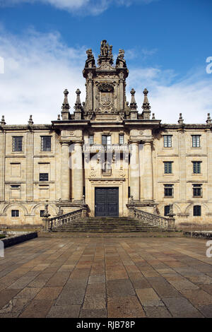 Façade du Monastère de San Martin Pinario. C'est le deuxième plus grand monastère en Espagne après San Lorenzo de El Escorial. Santiago de Compostela, Espagne Banque D'Images