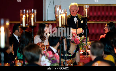 Le Prince de Galles prononce une allocution lors d'une réception et un dîner pour le British Asian Trust à Buckingham Palace, Londres. Banque D'Images