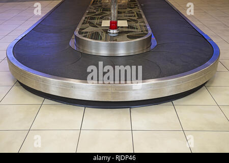 Zone de récupération des bagages de l'aéroport avec convoyeur pas de bagages Banque D'Images