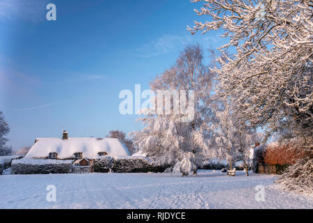 Village enneigé, la brandir, Hampshire, Royaume-Uni Banque D'Images