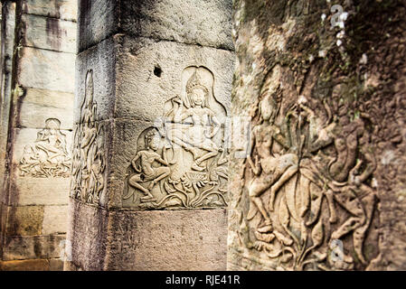 Apsara sur les colonnes d'Angkor Thom dans le nord du Cambodge Angkor Wat. Banque D'Images