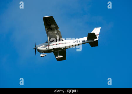 Cessna 172R Skyhawk à Wellesbourne Airfield, Warwickshire, UK (G-BXSD) Banque D'Images