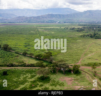 Vue aérienne d'un paysage tropical près de Arba Minch, Ethiopie. Banque D'Images