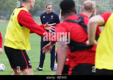 Cheltenha Town FC, nouveau Premier manager de l'équipe Michael Duff prend la formation pour la première fois - 11.9.2018 Photo par Antony Thompson - Mille mot Medi Banque D'Images