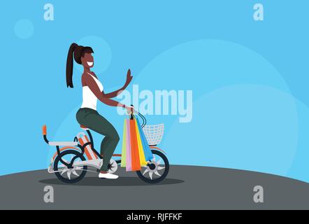 Location vélo femme transportant des sacs de papier coloré achats shopping concept african american girl riding bike femme personnage pleine longueur Illustration de Vecteur