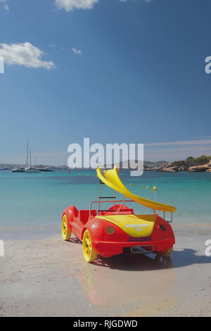 Palma-de-Mallorca, Espagne - Oct 02, 2018 : toboggan en plastique pour la plage Banque D'Images