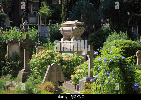 Le Cimitero Acattolico, Non-Catholic cimetière de Rome, Cimitero dei protestanti, cimetière protestant, ou Cimitero degli Ingles, le cimetière anglais Banque D'Images