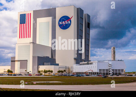 Véhicule de la NASA Assembly Building au Centre spatial Kennedy, en Floride. Banque D'Images