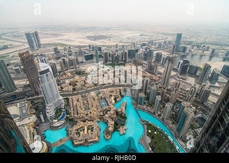 Dubaï, Émirats arabes unis - Octobre 2018 : Vue de dessus de l'horizon urbain de Dubaï Burj Khalifa Banque D'Images