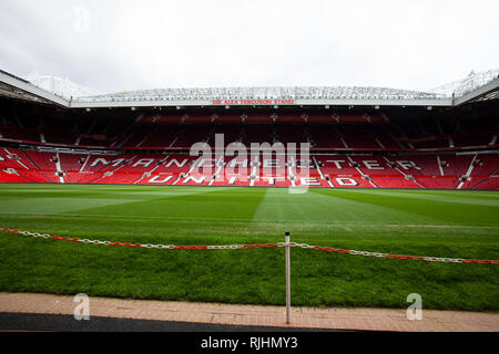 Vue à l'intérieur du stade de football Old Trafford de Manchester United "Théâtre des rêves" sur un jour de match Banque D'Images